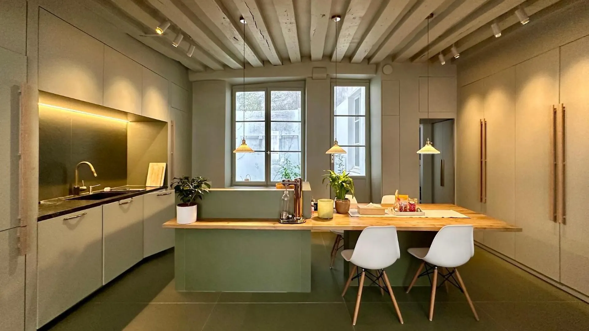 Paris Marais 8Rdl Home - 2 Rooms, 2 Bathrooms, Terrace location
